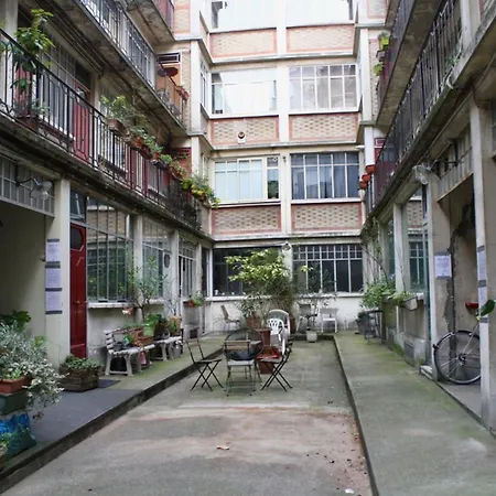 Charming Studio Parc Des Buttes-chaumont * Paris