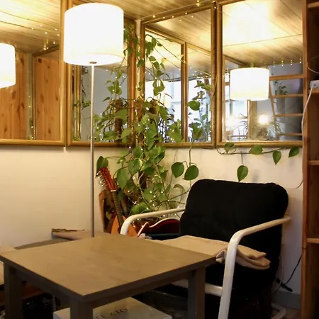 Charming Studio Parc Des Buttes-chaumont Paris